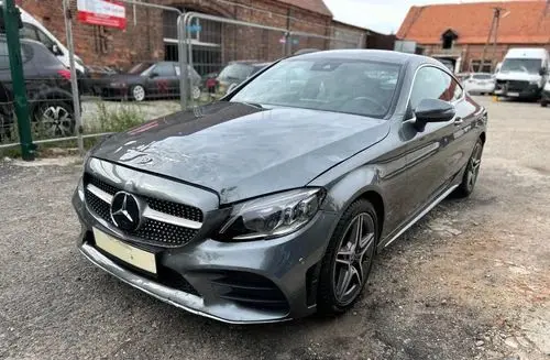 MERCEDES-BENZ 200 