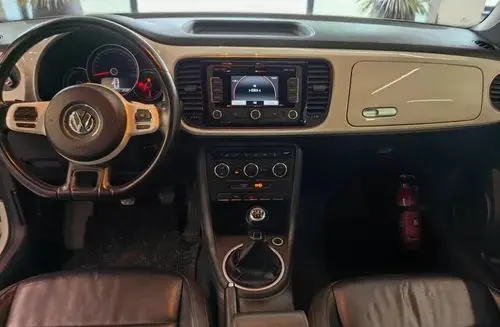 VOLKSWAGEN Beetle 