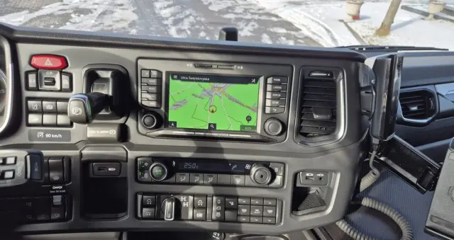 SCANIA SCANIA///R540///6×4///2021///RETARDER///SKÓRY///FULL LED///CAŁY NA PODUSZKACH///NAWIGACJA///ALUMINIOWE FELGI///WYŚWIETLACZ OBCIĄŻENIA///ZABUDOWY MIĘDZYOSIOWE///BARDZO BOGATA WERSJA///STAN BARDZO DOBRY 