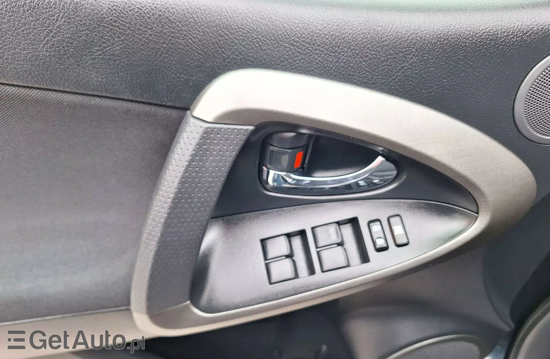 TOYOTA RAV4 2.0 VVT-i (158 KM) 4WD