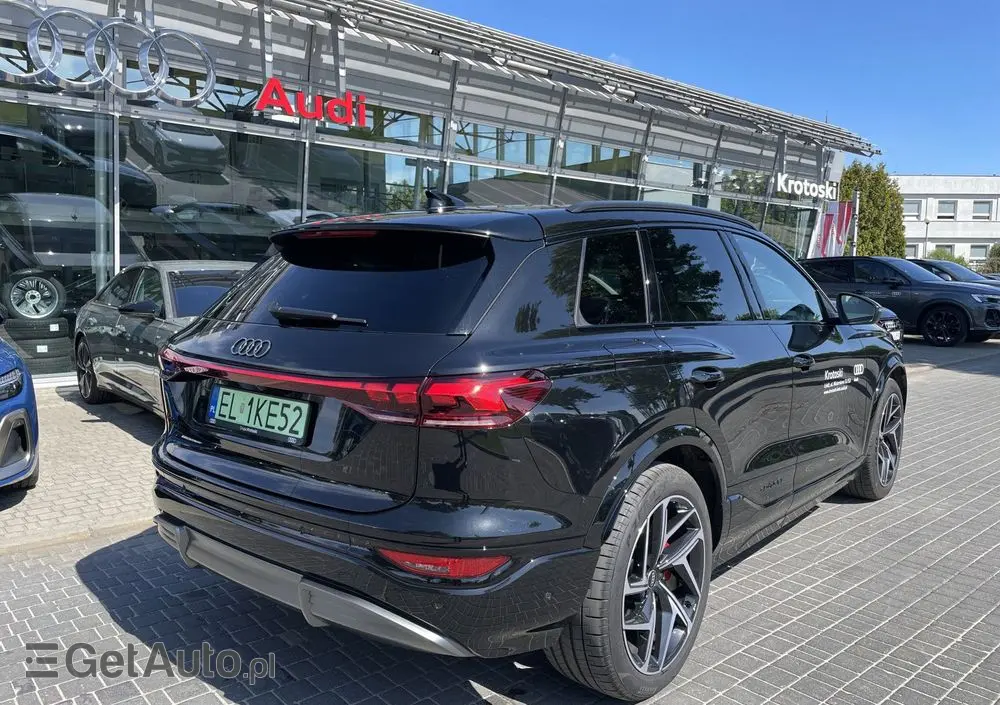 AUDI Q6 e-tron 