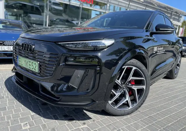 AUDI Q6 e-tron 