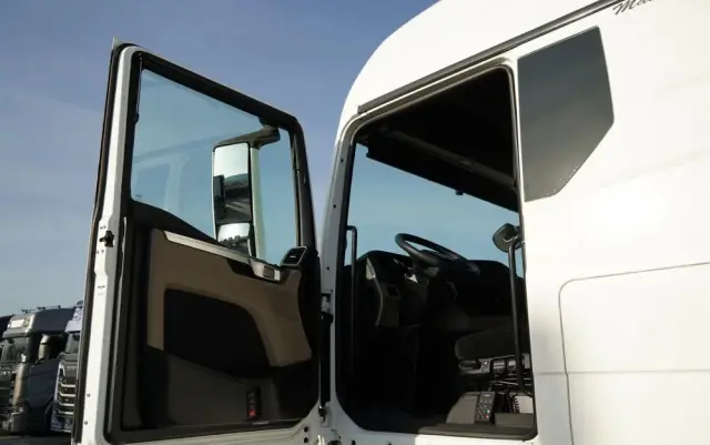 MAN TGX 18.510 / GM / RETARDER / KLIMA POSTOJOWA  / NAVI 