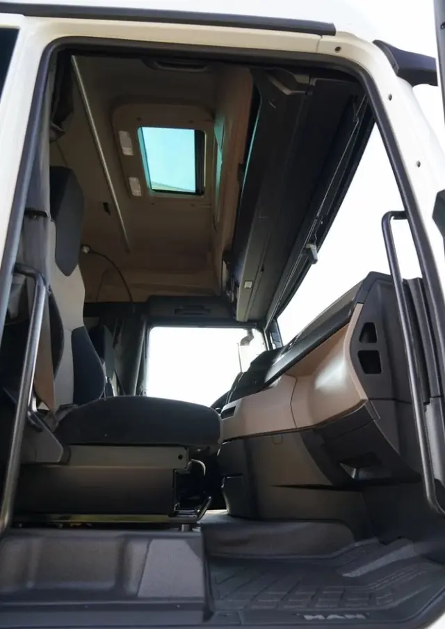 MAN TGX 18.510 / GM / RETARDER / KLIMA POSTOJOWA  / NAVI 