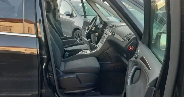 FORD Galaxy 2.0 Ghia