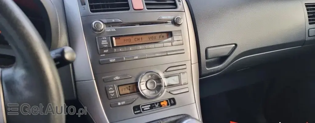 TOYOTA Auris 