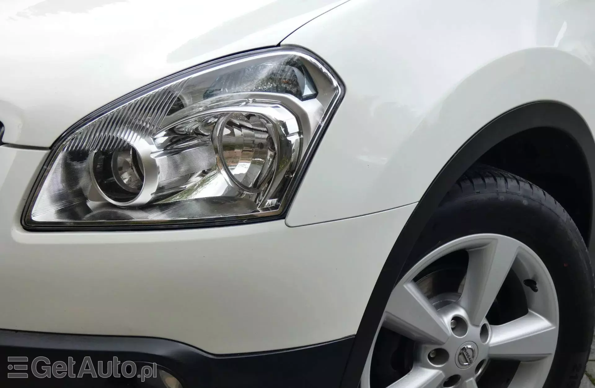 NISSAN Qashqai 2.0i (141 KM)