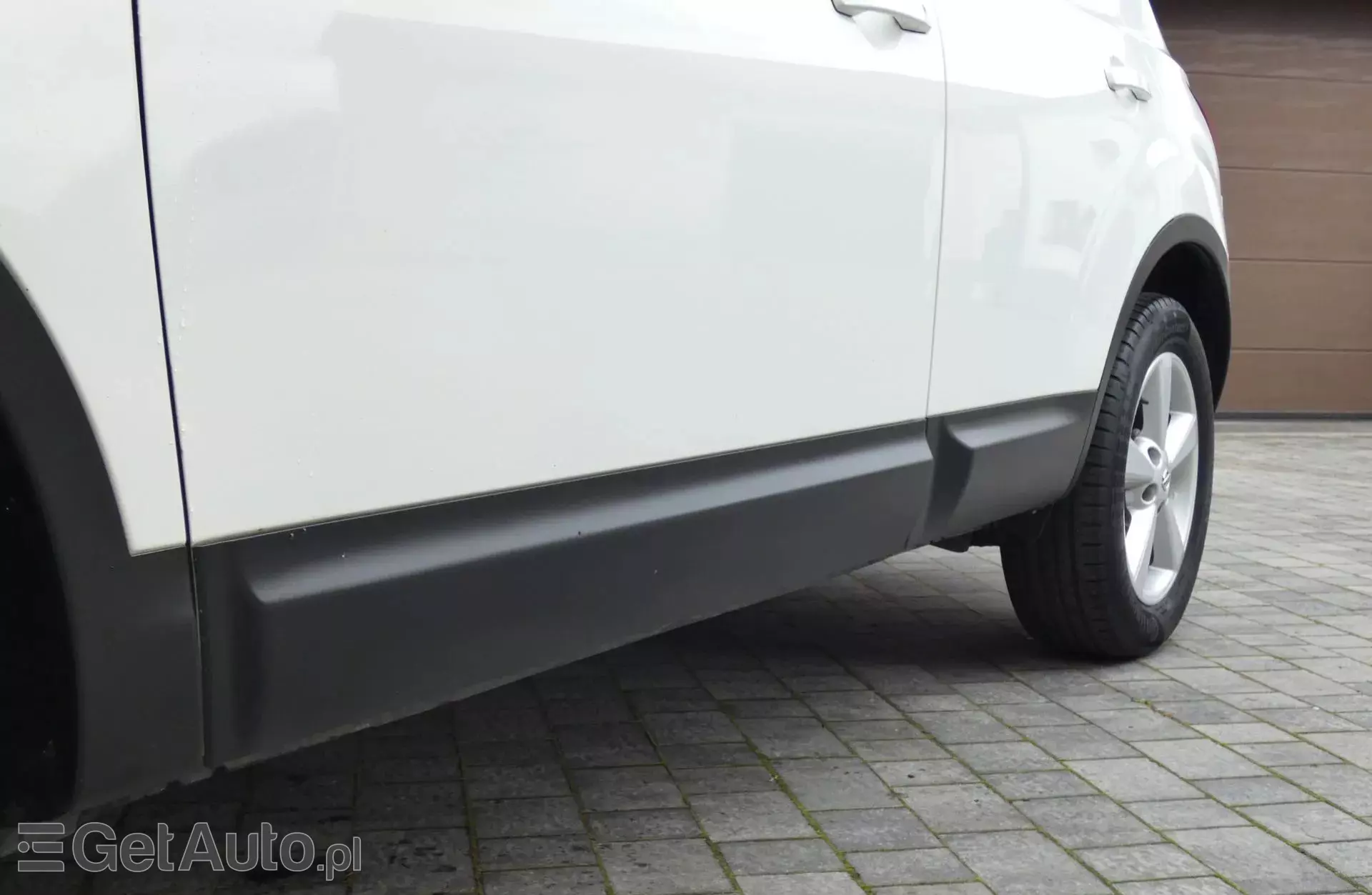 NISSAN Qashqai 2.0i (141 KM)