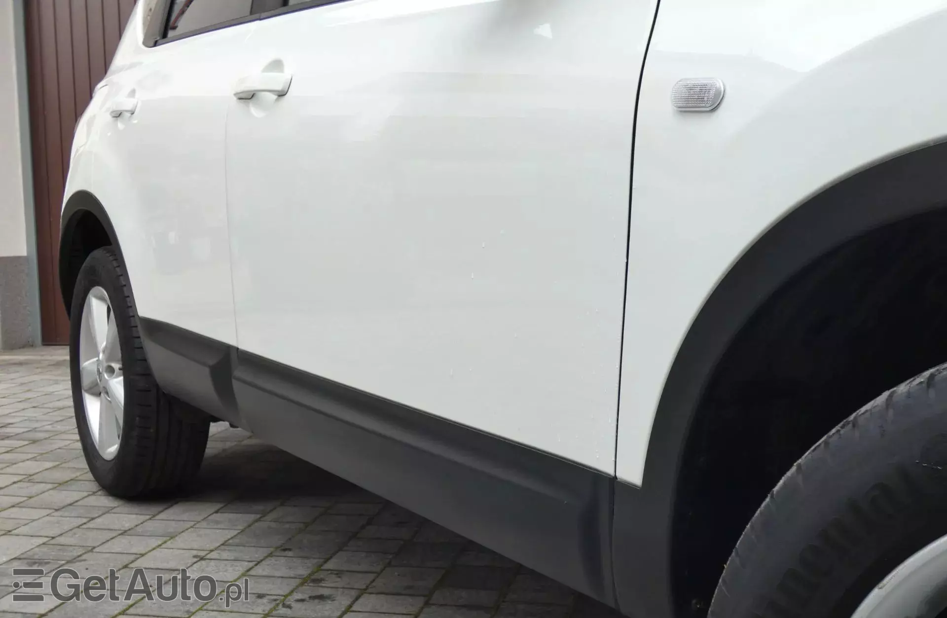 NISSAN Qashqai 2.0i (141 KM)