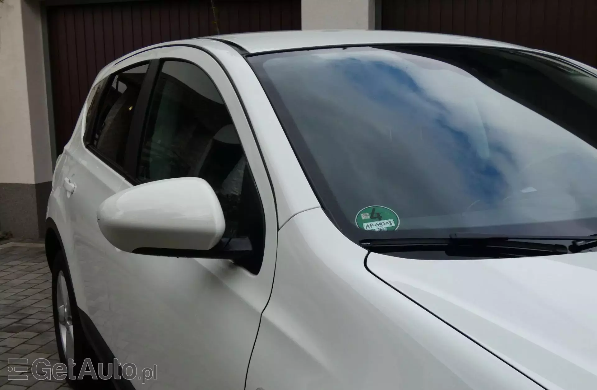 NISSAN Qashqai 2.0i (141 KM)