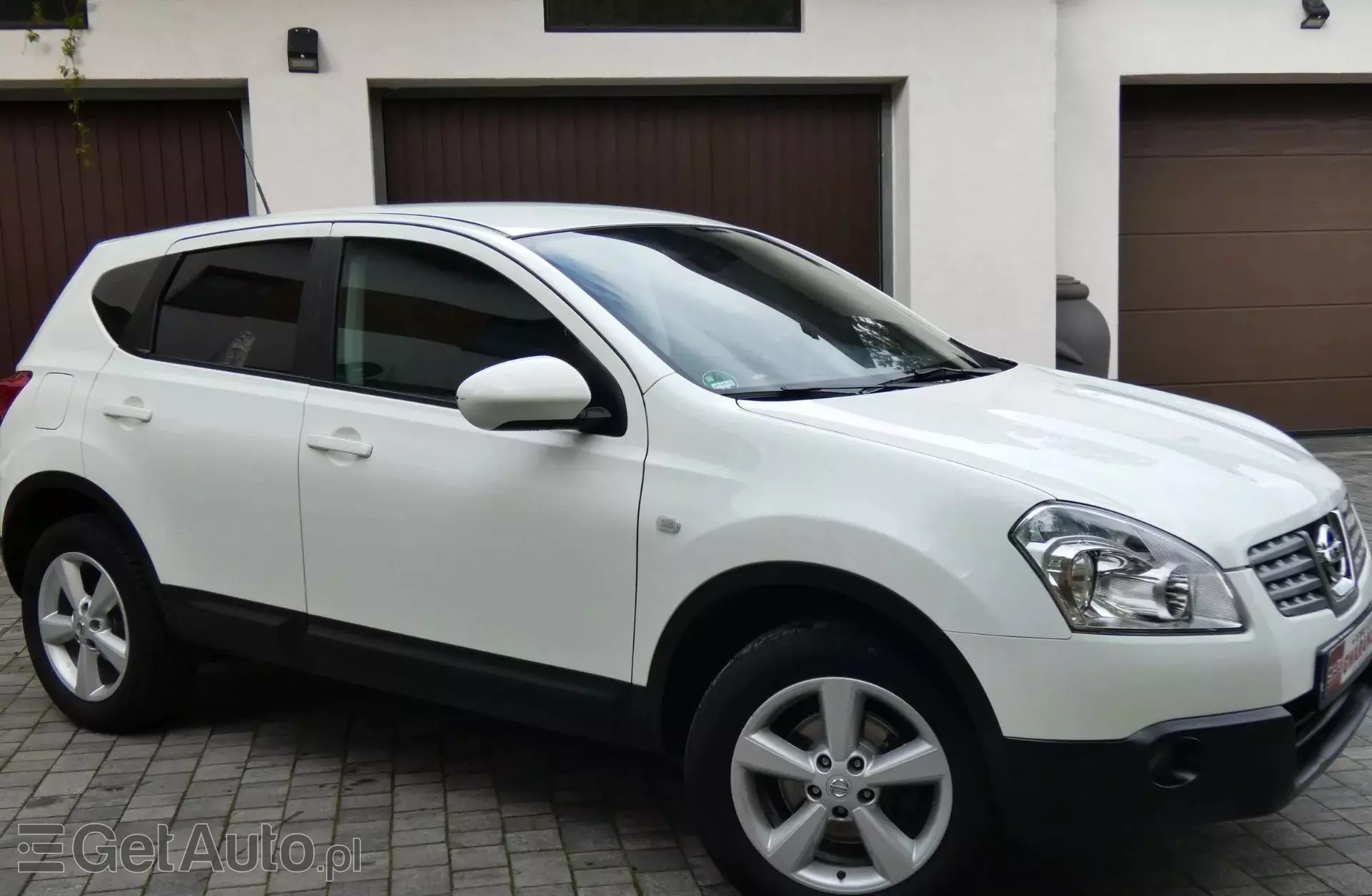 NISSAN Qashqai 2.0i (141 KM)