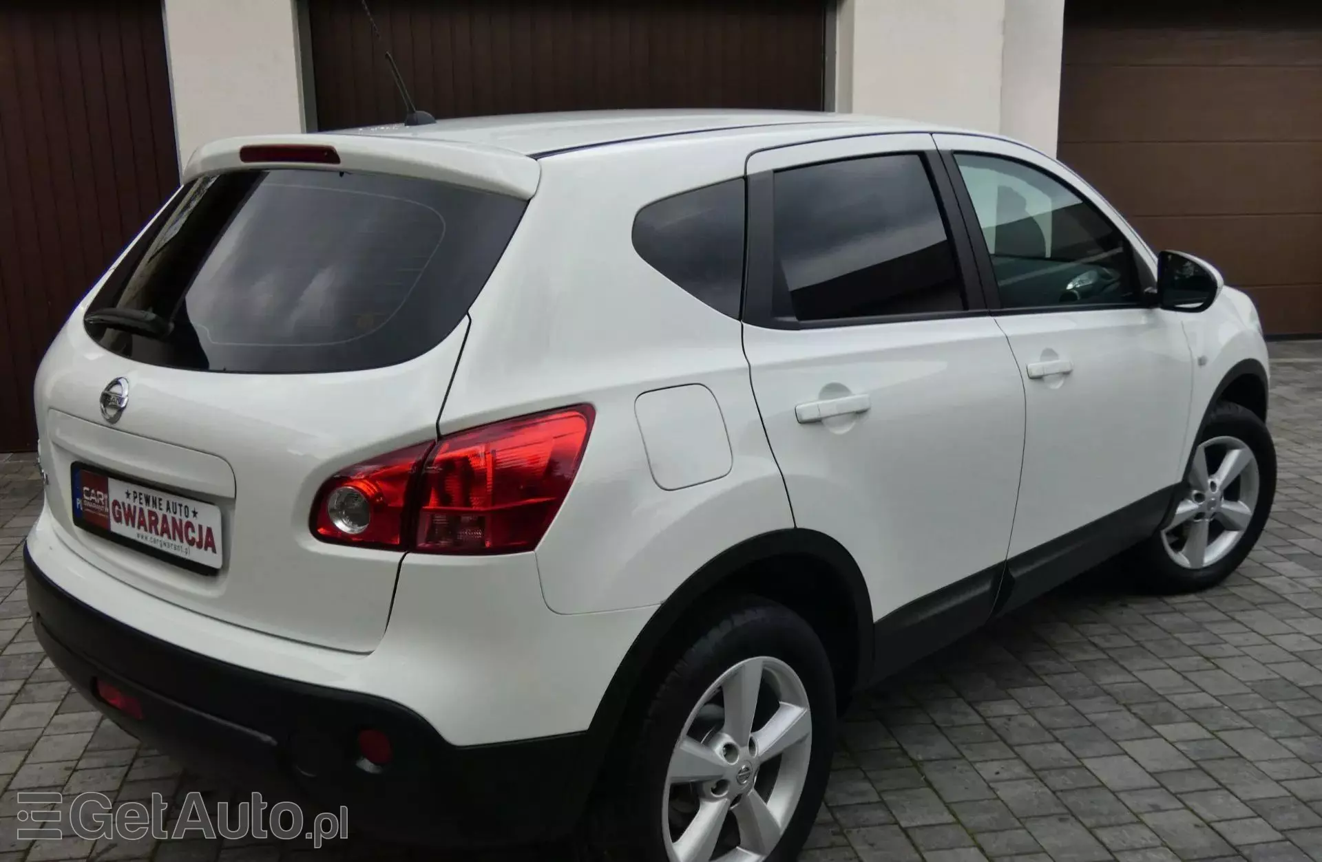 NISSAN Qashqai 2.0i (141 KM)