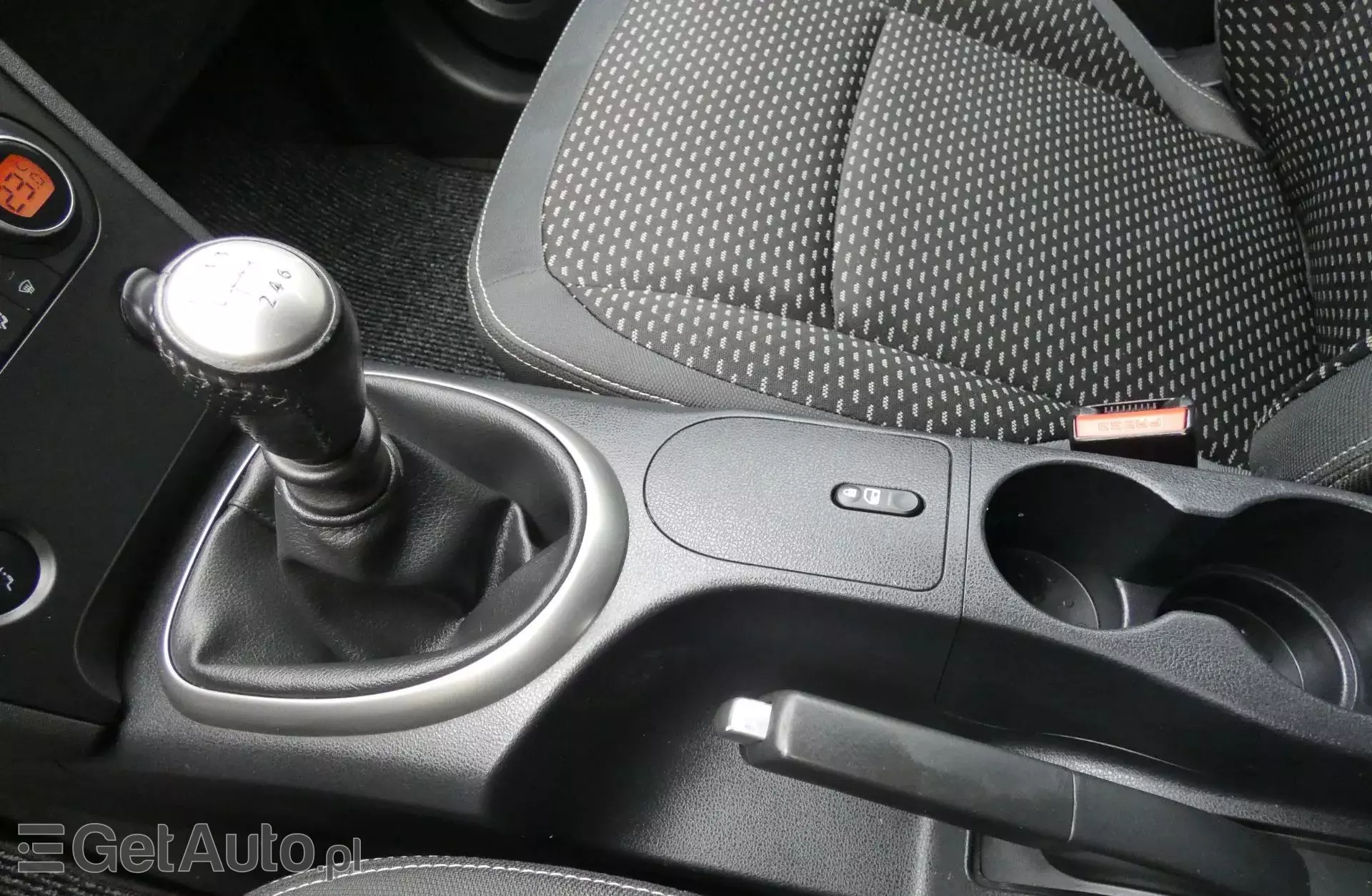 NISSAN Qashqai 2.0i (141 KM)