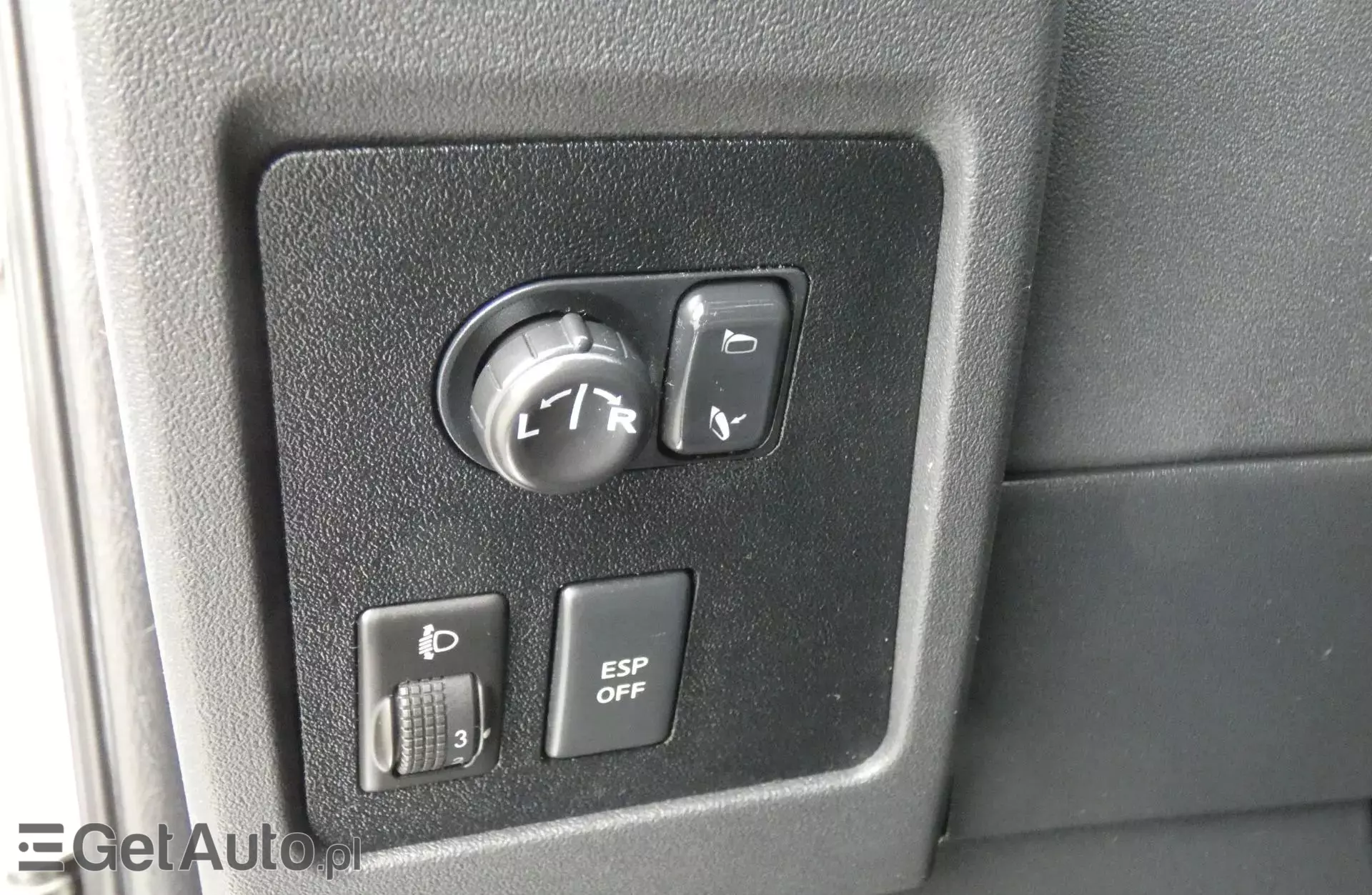 NISSAN Qashqai 2.0i (141 KM)