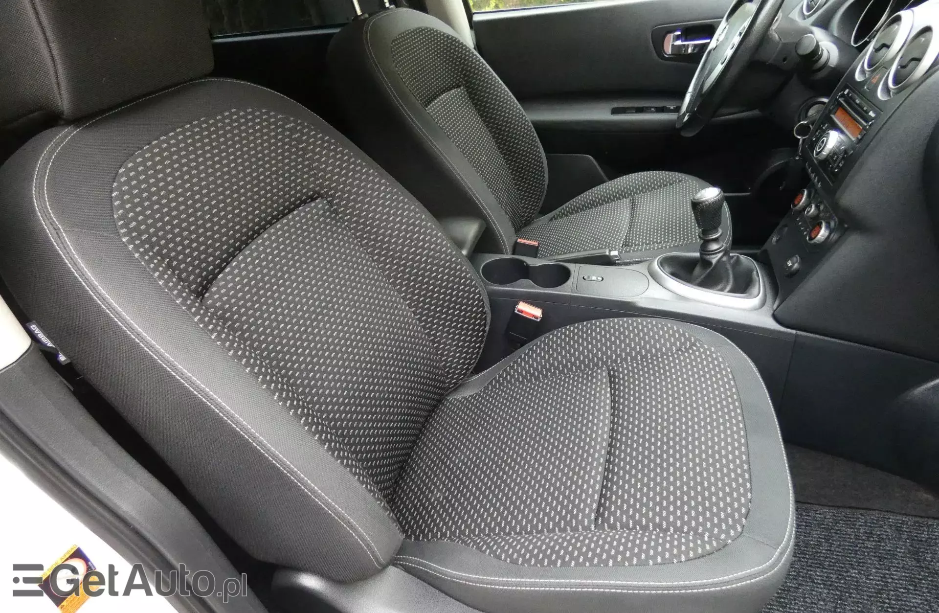 NISSAN Qashqai 2.0i (141 KM)