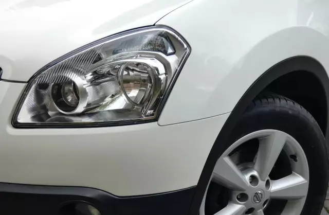 NISSAN Qashqai 2.0i (141 KM)