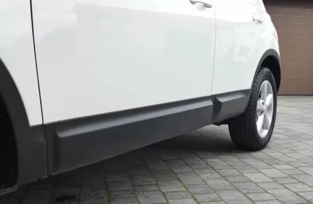 NISSAN Qashqai 2.0i (141 KM)