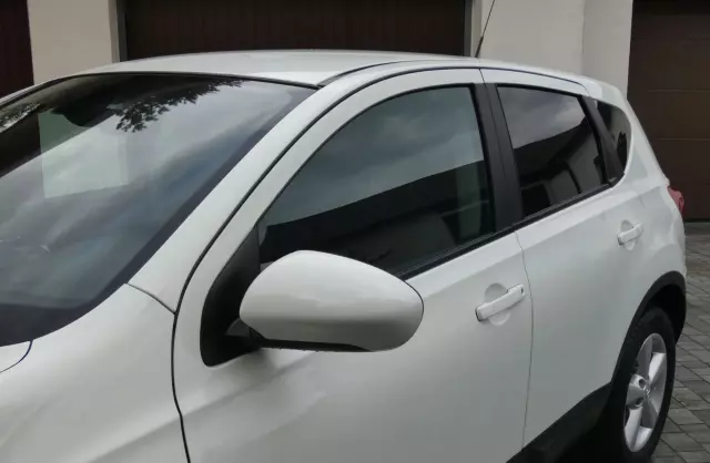 NISSAN Qashqai 2.0i (141 KM)