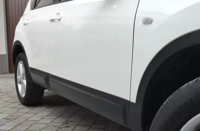 NISSAN Qashqai 2.0i (141 KM)