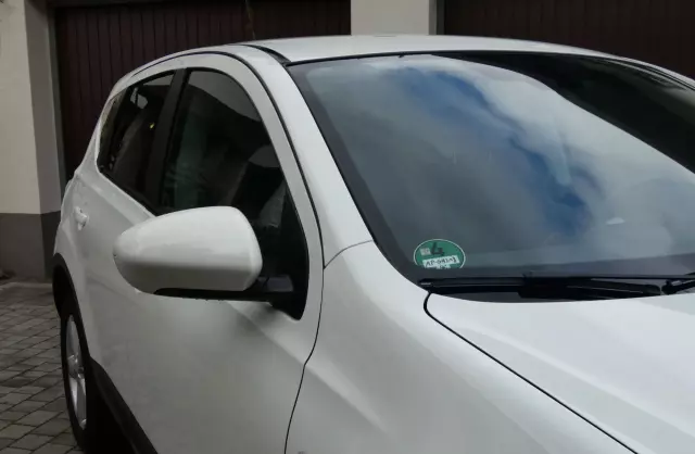 NISSAN Qashqai 2.0i (141 KM)