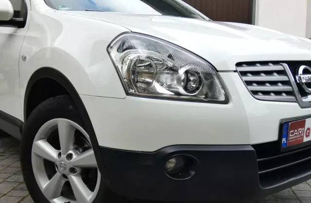 NISSAN Qashqai 2.0i (141 KM)