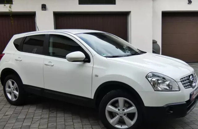 NISSAN Qashqai 2.0i (141 KM)