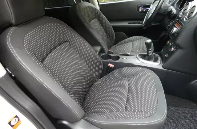 NISSAN Qashqai 2.0i (141 KM)