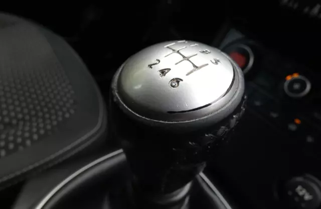 NISSAN Qashqai 2.0i (141 KM)