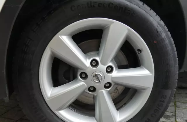 NISSAN Qashqai 2.0i (141 KM)