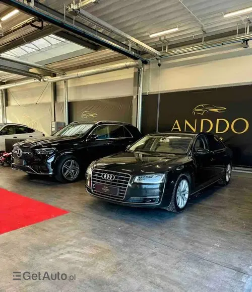 AUDI A8 