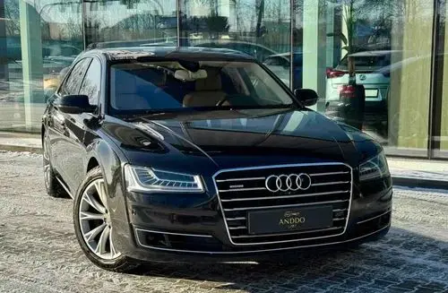 AUDI A8 