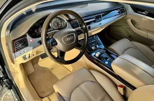 AUDI A8 