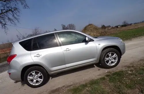 TOYOTA Rav 4 