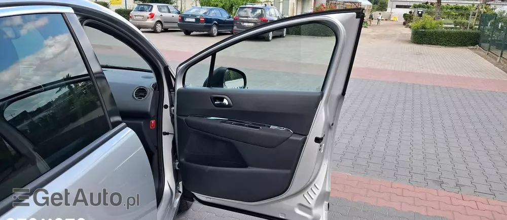 PEUGEOT 3008 120 VTi Premium