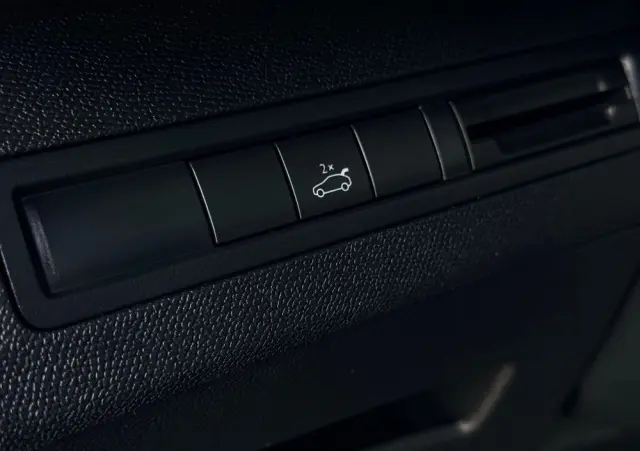 PEUGEOT 3008 BlueHDi 150 Stop & Start Allure