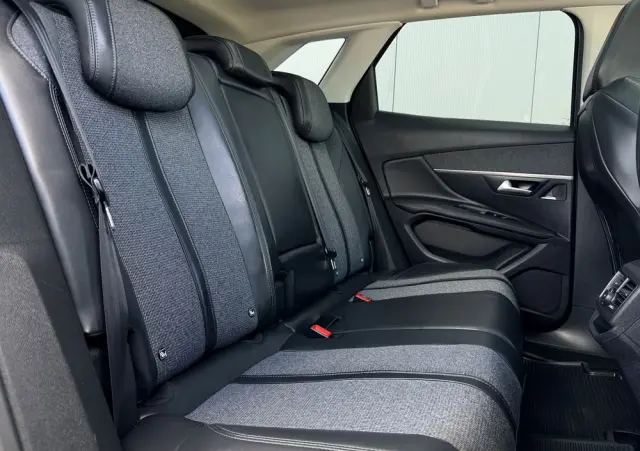 PEUGEOT 3008 BlueHDi 150 Stop & Start Allure