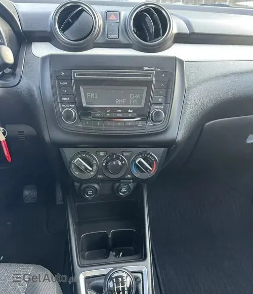 SUZUKI Swift 