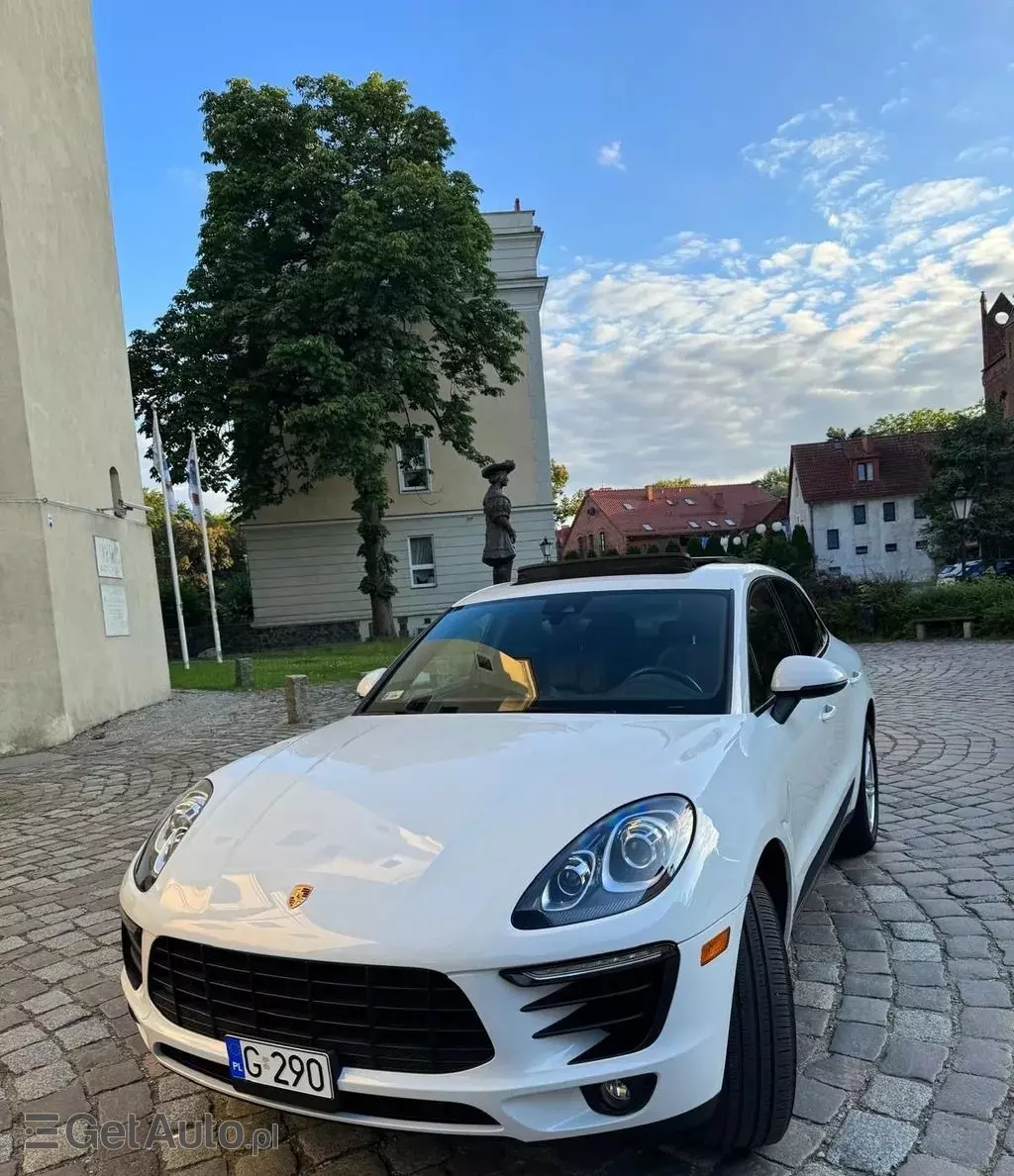 PORSCHE Macan 