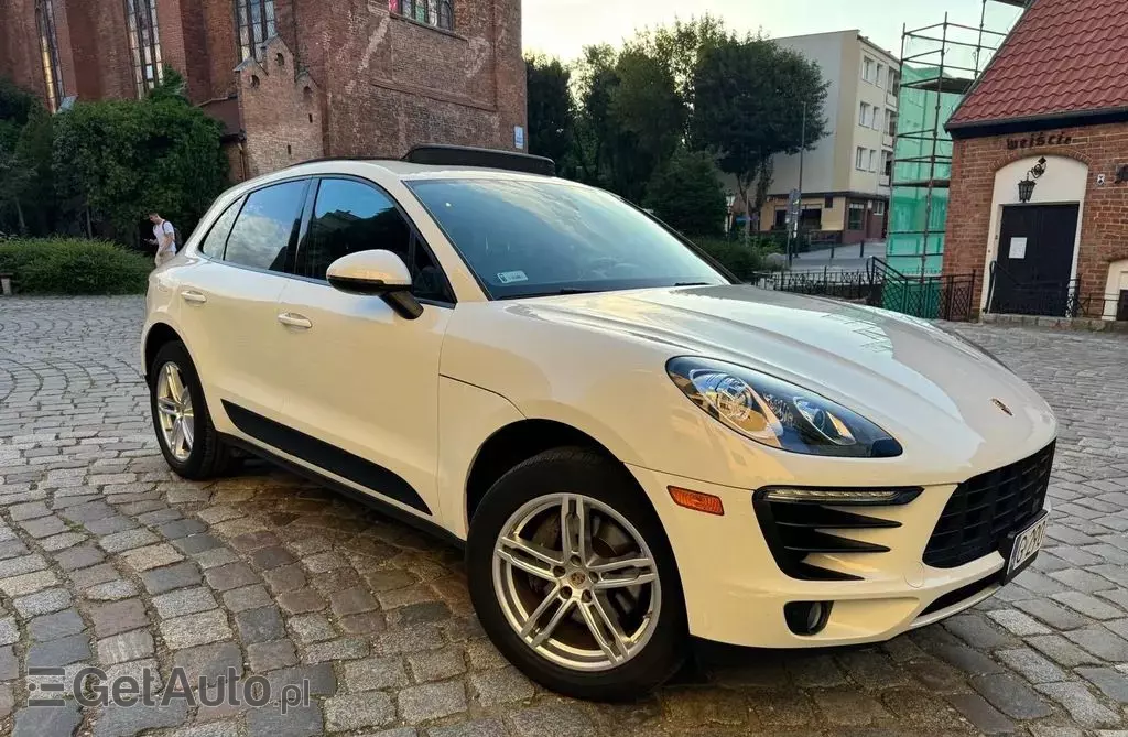 PORSCHE Macan 