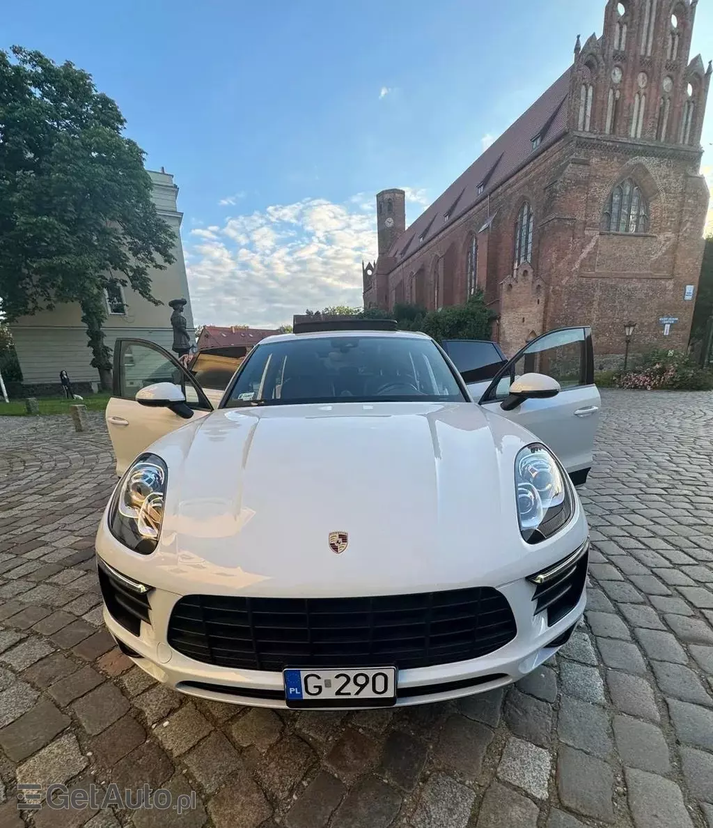 PORSCHE Macan 