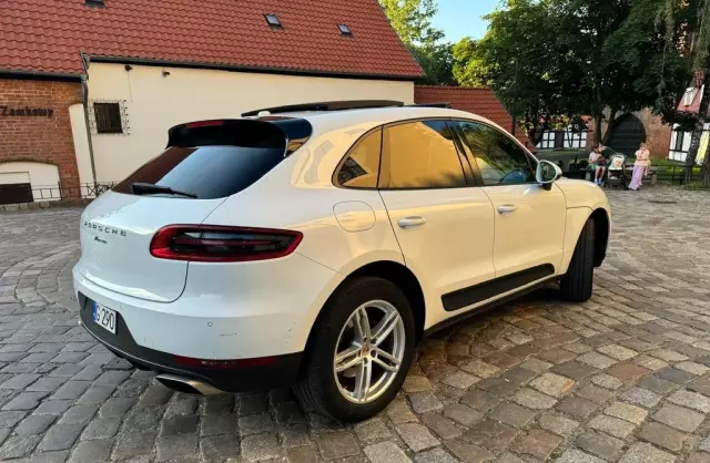 PORSCHE Macan 