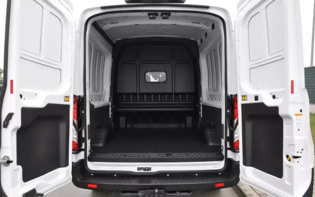 FORD TRANSIT L3H2 DCiV RWD TREND 7os BRYGADOWY FABRYCZNIE NOWY DOSTĘPNY OD RĘKI NA GWARANCJI 