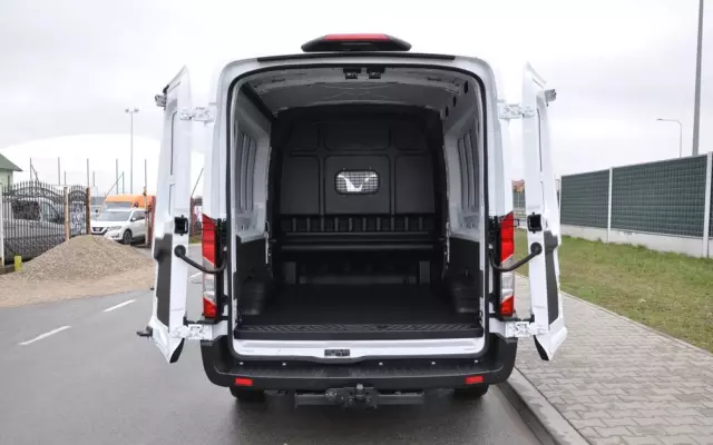FORD TRANSIT L3H2 DCiV RWD TREND 7os BRYGADOWY FABRYCZNIE NOWY DOSTĘPNY OD RĘKI NA GWARANCJI 