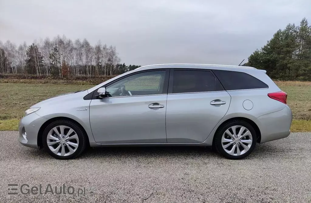 TOYOTA Auris 1.8 VVT-i (136 KM) Hybrid E-CVT