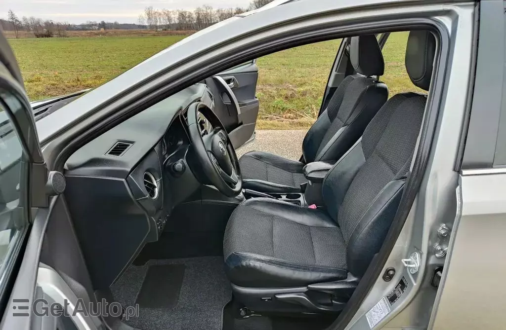 TOYOTA Auris 1.8 VVT-i (136 KM) Hybrid E-CVT