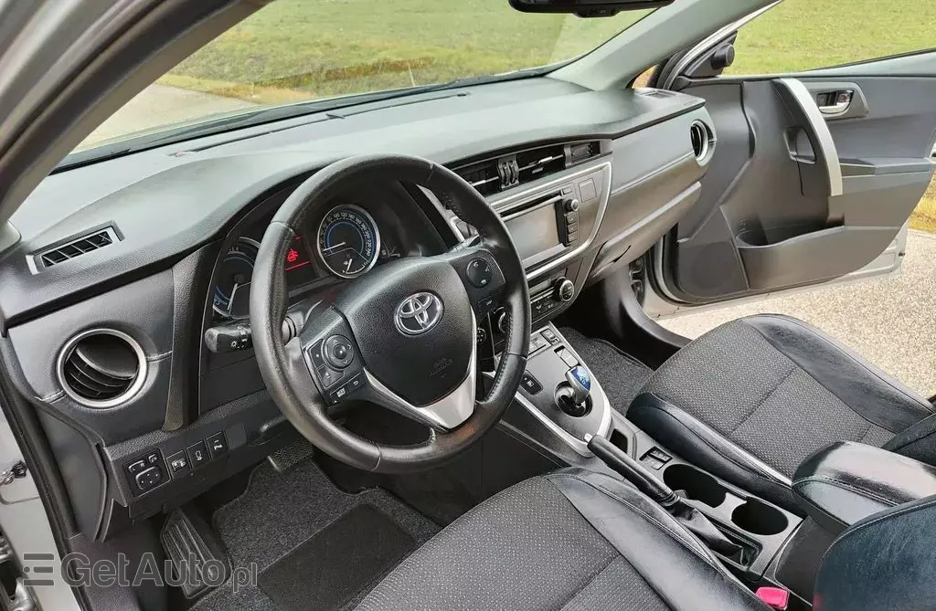 TOYOTA Auris 1.8 VVT-i (136 KM) Hybrid E-CVT
