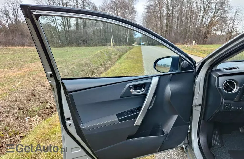 TOYOTA Auris 1.8 VVT-i (136 KM) Hybrid E-CVT