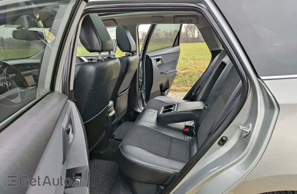 TOYOTA Auris 1.8 VVT-i (136 KM) Hybrid E-CVT