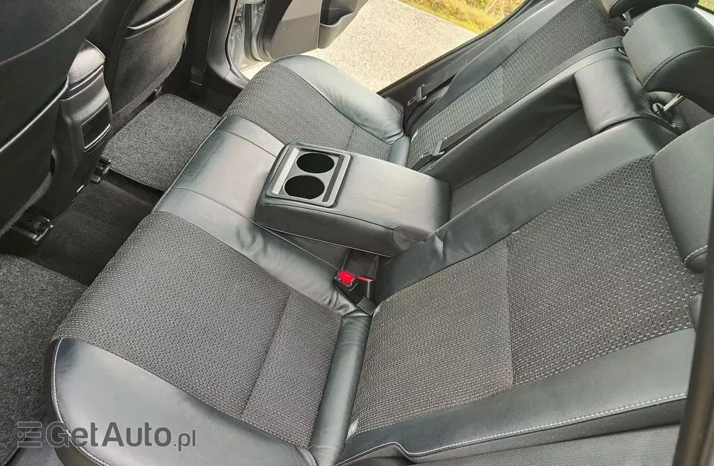 TOYOTA Auris 1.8 VVT-i (136 KM) Hybrid E-CVT