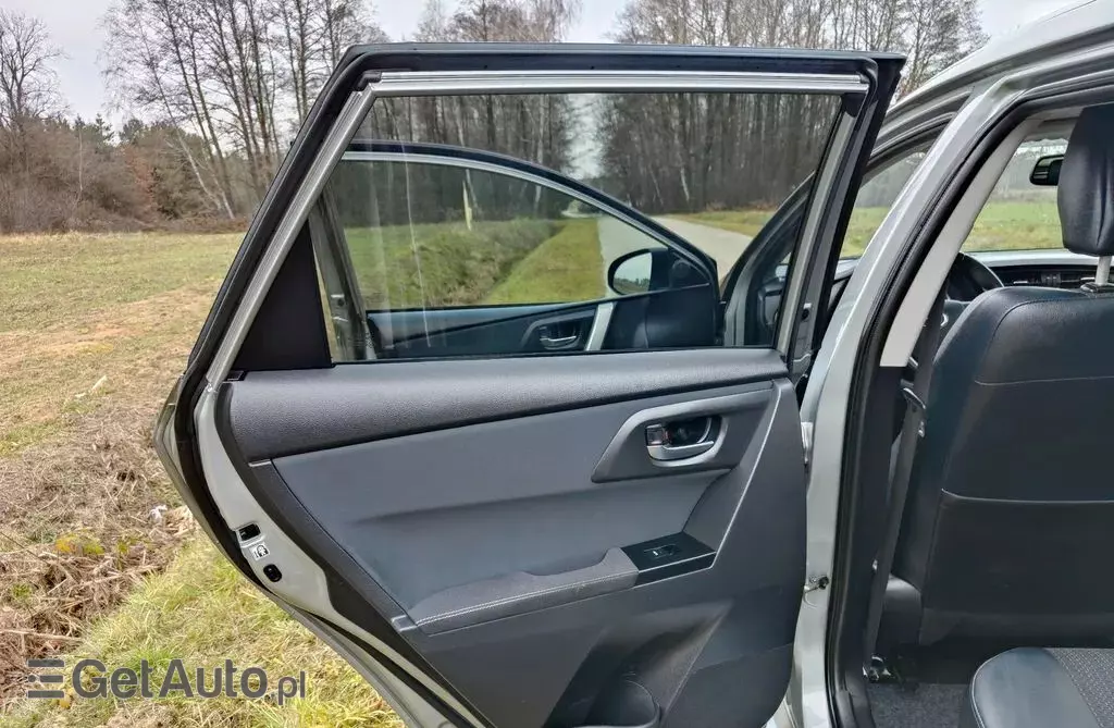 TOYOTA Auris 1.8 VVT-i (136 KM) Hybrid E-CVT